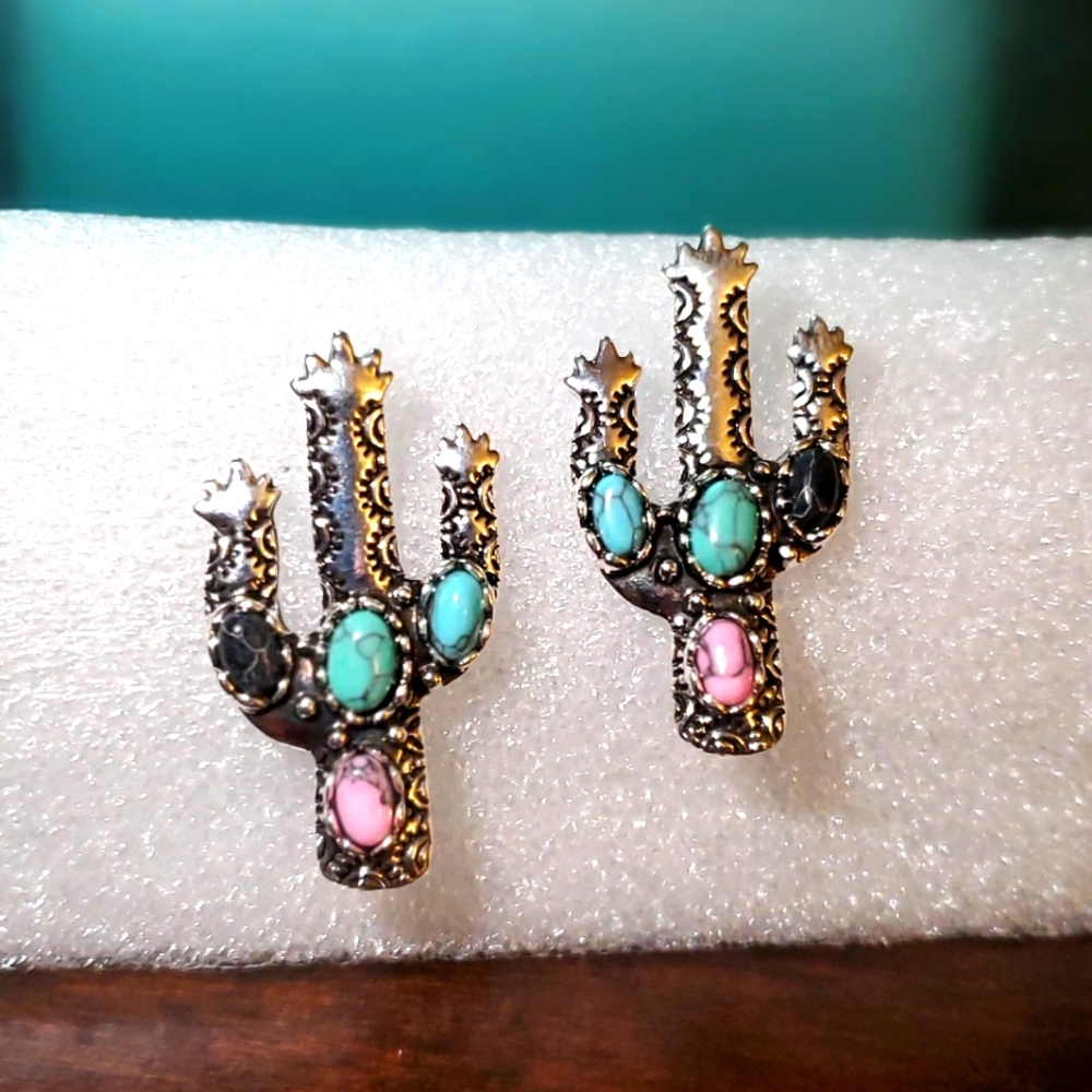 2 FOR $12⚠️Retro Cactus Earrings
